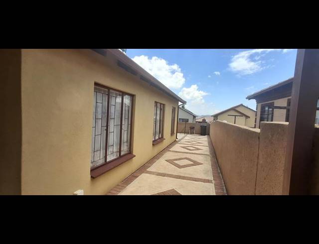 3 BEDROOM HOUSE FOR SALE IN SOSHANGUVE EAST EXT 5